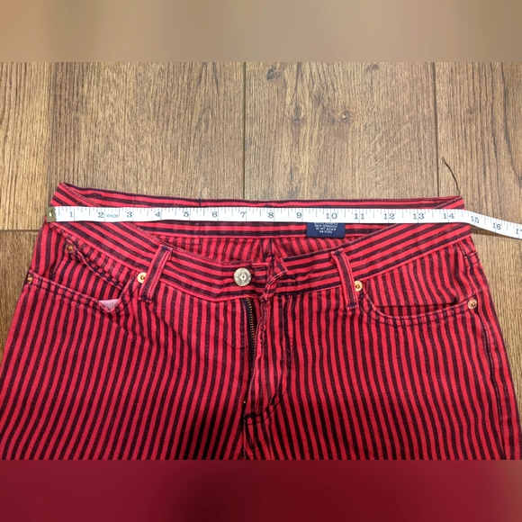 Nine Planet Vintage Y2K low rise flared red and black pinstripe jeans size 9 - Picture 4 of 9